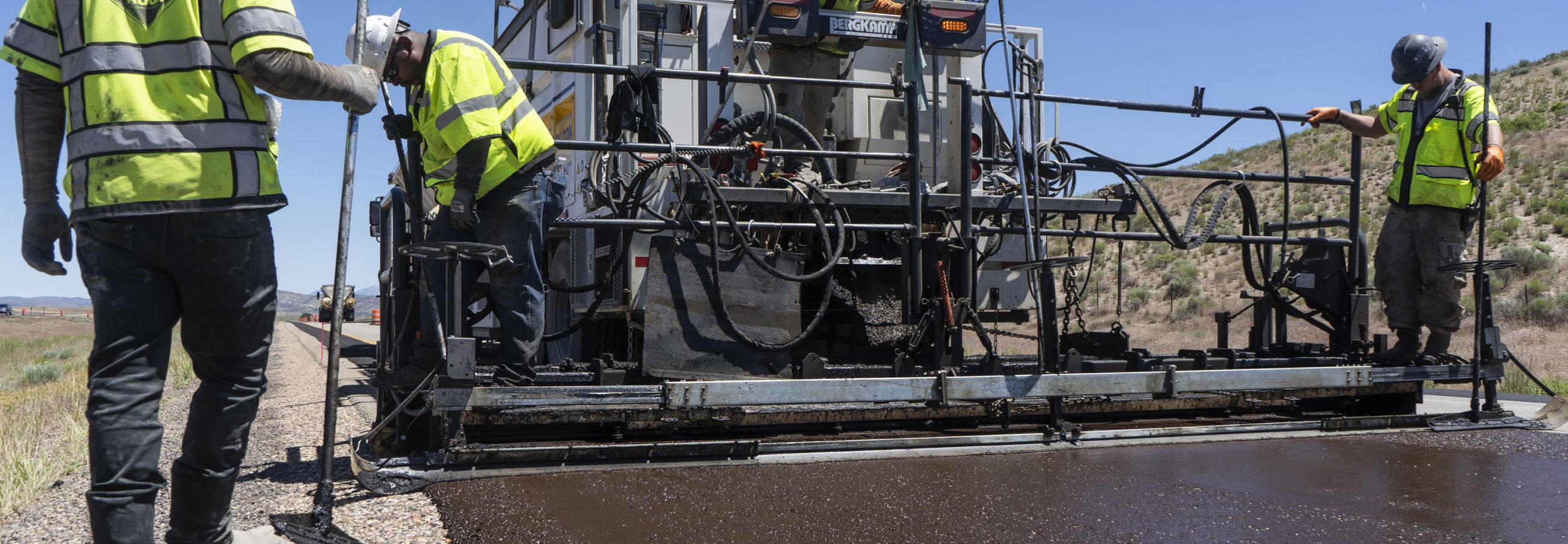 Spreader Boxes Bergkamp Inc. | Spreader Boxes| Slurry Seal & Micro Surfacing